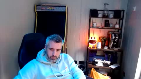 anonymousblokeuk online show from 10-13-25, 08:47