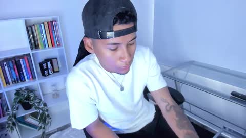 Snapshot of anozly chatting on 03-14-26, 03:39 anozly online show from 03-14-26, 03:39