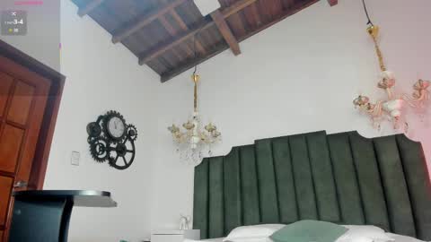 Snapshot of anthonela_russo chatting on 10-11-25, 04:01 anthonela online show from 10-11-25, 04:01