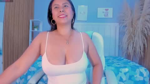 anthonella  online show from 04-14-26, 12:11