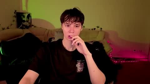 Snapshot of anthonycutie chatting on 02-21-26, 04:02 Anthony online show from 02-21-26, 04:02