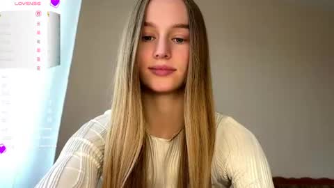 Snapshot of antionettepulgarin chatting on 06-14-26, 03:58 Viktoria online show from 06-14-26, 03:58