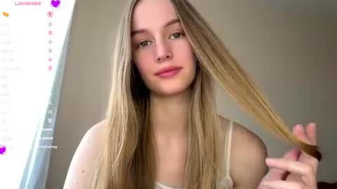 Snapshot of antionettepulgarin chatting on 06-15-26, 03:14 Viktoria online show from 06-15-26, 03:14