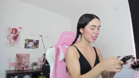 Snapshot of antonella_28_ chatting on 02-06-26, 08:34 Antonella online show from 02-06-26, 08:34