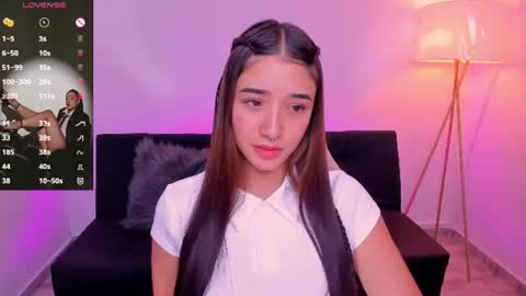 Snapshot of antonella_grayy chatting on 07-27-26, 09:11 Antonella Grayy online show from 07-27-26, 09:11