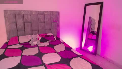 Snapshot of antonella_hot_x chatting on 01-08-26, 10:12 Antonella online show from 01-08-26, 10:12