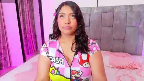 Snapshot of antonella_hot_x chatting on 07-09-26, 12:58 Antonella online show from 07-09-26, 12:58