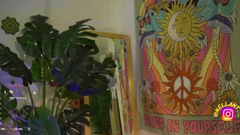 Snapshot of antonella_maitt chatting on 10-06-25, 02:09 Nell. online show from 10-06-25, 02:09