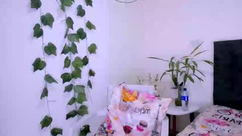 Snapshot of antonella_mcry chatting on 02-20-26, 10:54 antonella online show from 02-20-26, 10:54