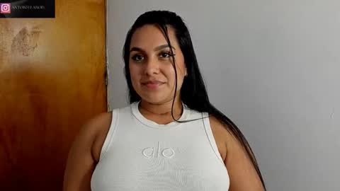 Snapshot of antonella_rod chatting on 11-21-25, 08:29 antonella_rod online show from 11-21-25, 08:29