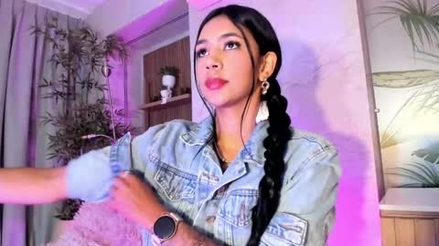 Snapshot of antonella_rossi24 chatting on 06-08-26, 01:28 Antonella Rossi online show from 06-08-26, 01:28