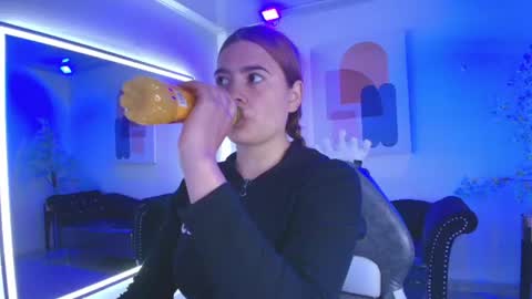 Snapshot of antonella_wiild chatting on 07-27-26, 11:39 Antonella online show from 07-27-26, 11:39
