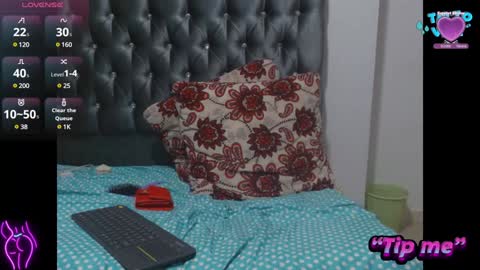 Snapshot of antonellaandnoah chatting on 01-05-25, 03:43 AntonellaAndNoah online show from 01-05-25, 03:43