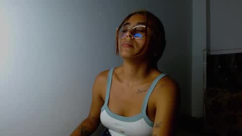 Snapshot of antonellaandnoah chatting on 02-27-25, 03:14 AntonellaAndNoah online show from 02-27-25, 03:14