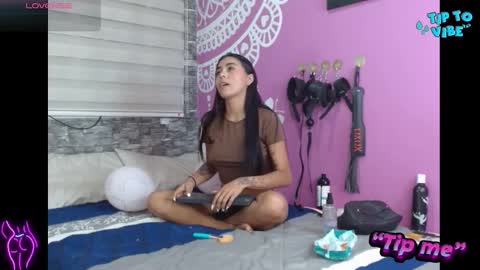 Snapshot of antonellaandnoah chatting on 01-16-26, 05:11 AntonellaAndNoah online show from 01-16-26, 05:11