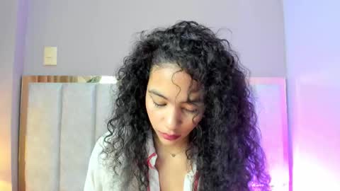 AntonellaHall  online show from 11-25-25, 12:27