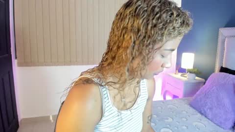 Snapshot of antonellaparker chatting on 12-12-24, 10:02 Sarah online show from 12-12-24, 10:02