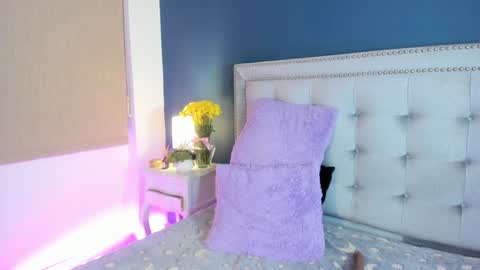 Snapshot of antonellaparker chatting on 01-01-25, 06:27 Sarah online show from 01-01-25, 06:27