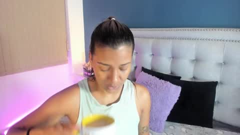 Snapshot of antonellaparker chatting on 02-22-25, 12:19 Sarah online show from 02-22-25, 12:19