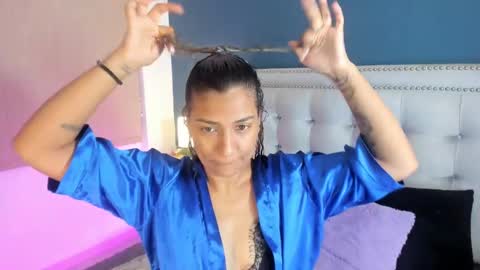 Snapshot of antonellaparker chatting on 03-04-25, 12:22 Sarah online show from 03-04-25, 12:22