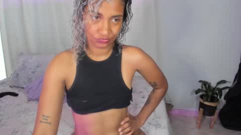 Snapshot of antonellaparker chatting on 10-25-25, 05:19 Sarah online show from 10-25-25, 05:19