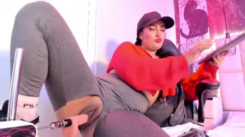 Snapshot of antonellaqueeen chatting on 06-10-26, 11:31 ANTONELLE online show from 06-10-26, 11:31