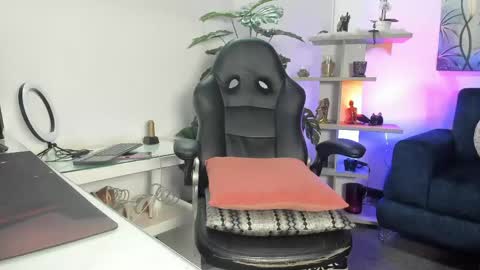Snapshot of antonellariu chatting on 05-23-26, 08:35 Antonella online show from 05-23-26, 08:35