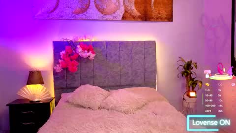 Snapshot of antonellastar24_ chatting on 11-08-25, 08:14 Antonella online show from 11-08-25, 08:14