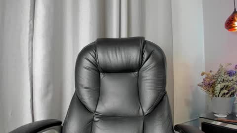 Snapshot of antonellepiercee chatting on 01-08-25, 11:21 A N T O N E L L E online show from 01-08-25, 11:21