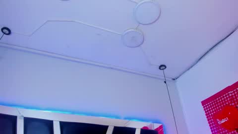 Snapshot of antonellepiercee chatting on 02-15-25, 11:28 A N T O N E L L E online show from 02-15-25, 11:28