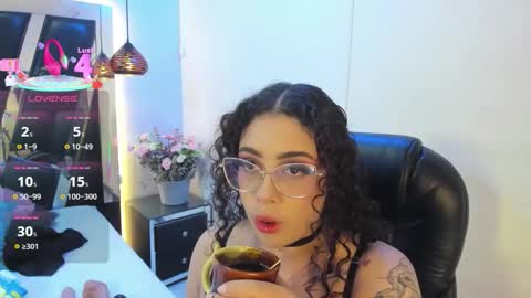 Snapshot of antonellepiercee chatting on 10-03-25, 11:29 A N T O N E L L E online show from 10-03-25, 11:29