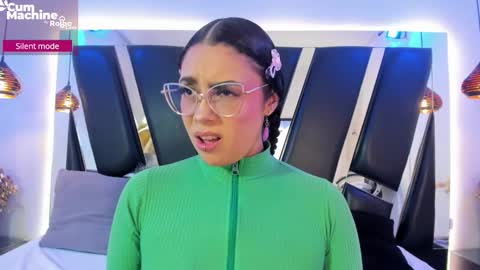 Snapshot of antonellepiercee chatting on 11-04-25, 11:20 A N T O N E L L E online show from 11-04-25, 11:20