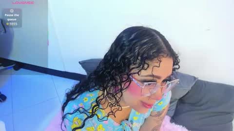 Snapshot of antonellepiercee chatting on 11-15-25, 08:33 A N T O N E L L E online show from 11-15-25, 08:33