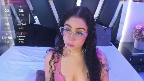 Snapshot of antonellepiercee chatting on 11-19-25, 11:43 A N T O N E L L E online show from 11-19-25, 11:43