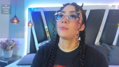 Snapshot of antonellepiercee chatting on 11-22-25, 11:31 A N T O N E L L E online show from 11-22-25, 11:31