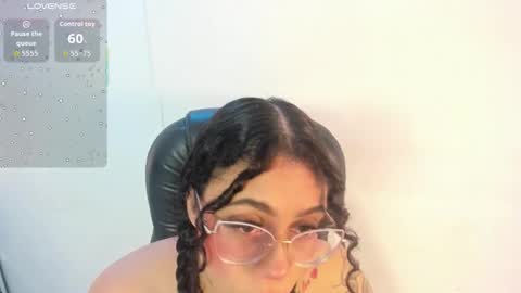 Snapshot of antonellepiercee chatting on 11-30-25, 11:25 A N T O N E L L E online show from 11-30-25, 11:25