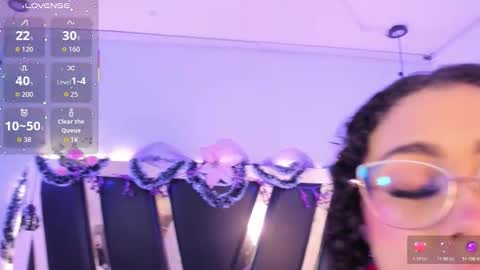 Snapshot of antonellepiercee chatting on 12-19-25, 11:28 A N T O N E L L E online show from 12-19-25, 11:28