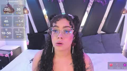 Snapshot of antonellepiercee chatting on 01-14-26, 11:27 A N T O N E L L E online show from 01-14-26, 11:27