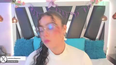 A N T O N E L L E  online show from 07-21-26, 11:34