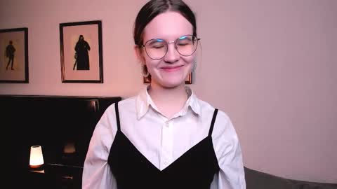 Snapshot of antonettemalchow chatting on 12-04-25, 03:32 Eva 3 online show from 12-04-25, 03:32