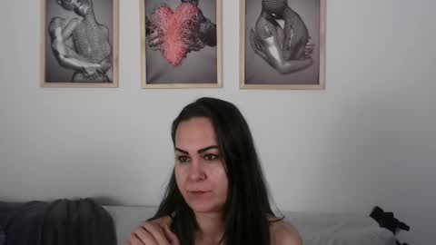 Snapshot of antonia1313 chatting on 01-19-26, 04:49 Antonia online show from 01-19-26, 04:49