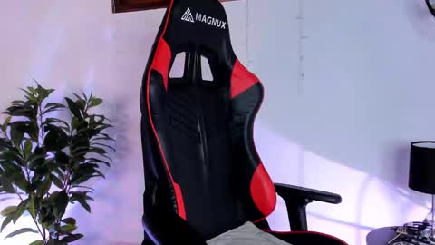 Snapshot of antoniacasarini chatting on 02-10-25, 04:04 Antonia online show from 02-10-25, 04:04