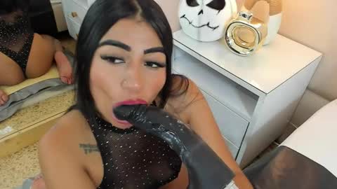Antonia online show from 10-14-25, 07:47