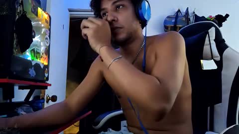 Snapshot of anuardhm chatting on 10-07-25, 12:52 AnuarDHM online show from 10-07-25, 12:52