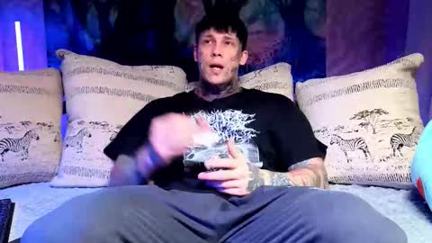 Tom online show from 12-18-25, 06:52