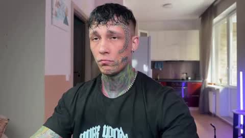 Tom online show from 04-05-26, 08:33