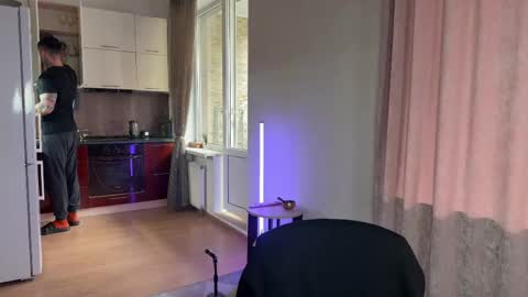 Tom online show from 04-15-26, 08:43