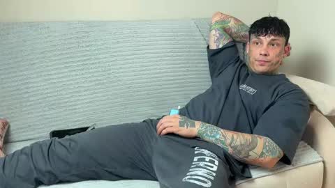 Tom online show from 04-27-26, 08:56