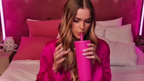 Snapshot of anyalovx chatting on 03-06-25, 01:58 Anya online show from 03-06-25, 01:58