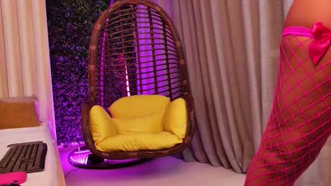 Snapshot of anyalovx chatting on 10-03-25, 06:27 Anya online show from 10-03-25, 06:27